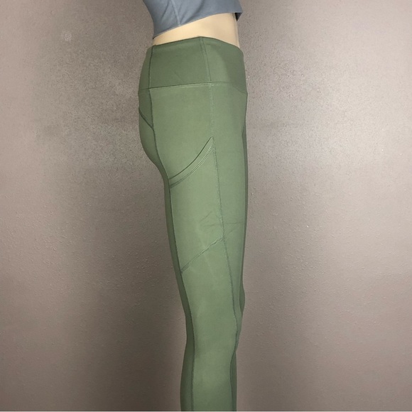 Pineapple Clothing Side Pockets Workout Leggings - Picture 6 of 7